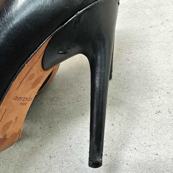 GIVENCHY SHARK TOOTH OPEN TOE BOOTIES - Picture 7 of 7